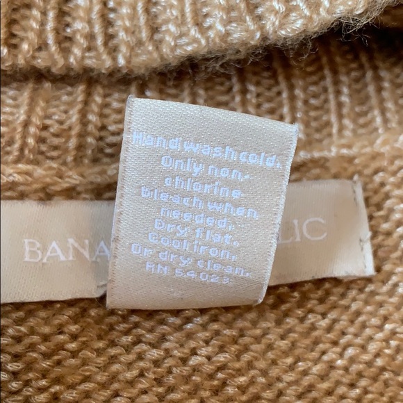 Banana republic cowl neck tunic in tan/gold. - Picture 5 of 8